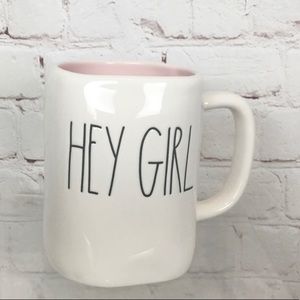 🚨FLASH SALE🚨Rae Dunn “HEY GIRL” coffee mug